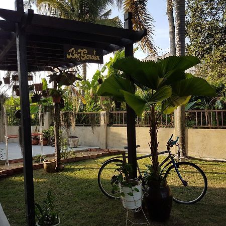 Big Garden Homestay Пантай Ремис Экстерьер фото